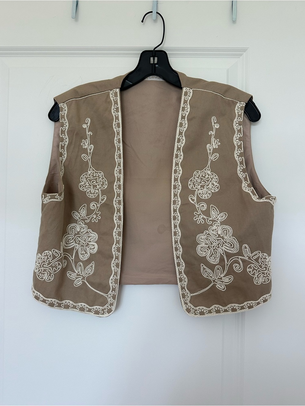 Embroidered cotton Taupe Vest with White Floral Trim